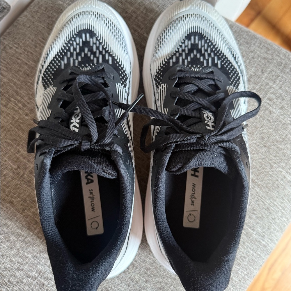 Women’s Hoka Skyflow Sneaker - Picture 6 of 8